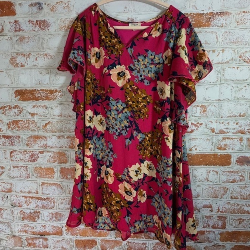 Umgee Tunic Top Womens Medium Magenta Pink Excellent Floral Flutter Sleeve VNeck